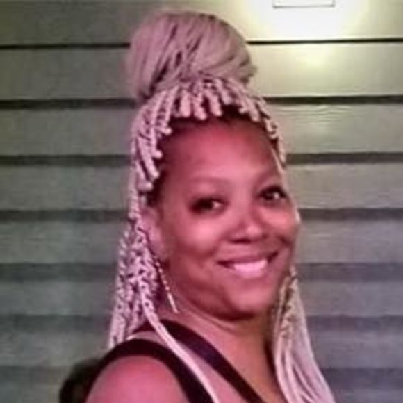 Meet your Posher, Leggsmahoney - Picture 2 of 3